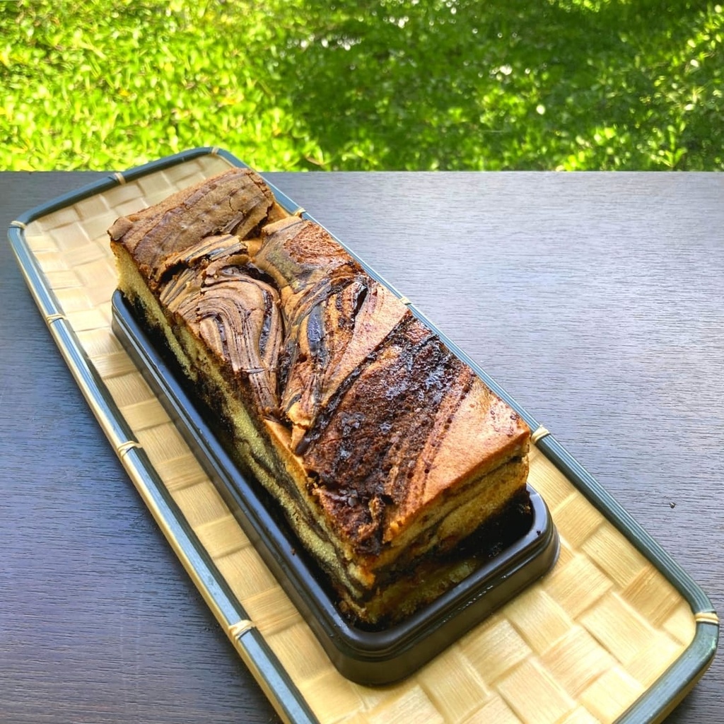 Chocolate Vanilla Cake 